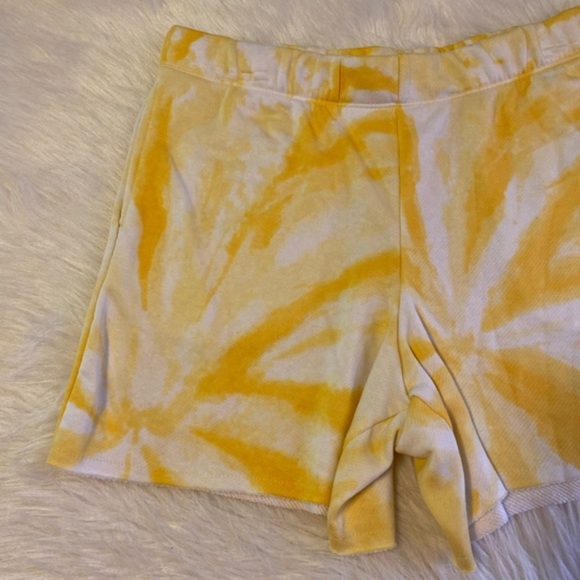 Secret Treasures Pajama Shorts Womens Size Medium Yellow Tie Dye Pjs‎ - Picture 2 of 8